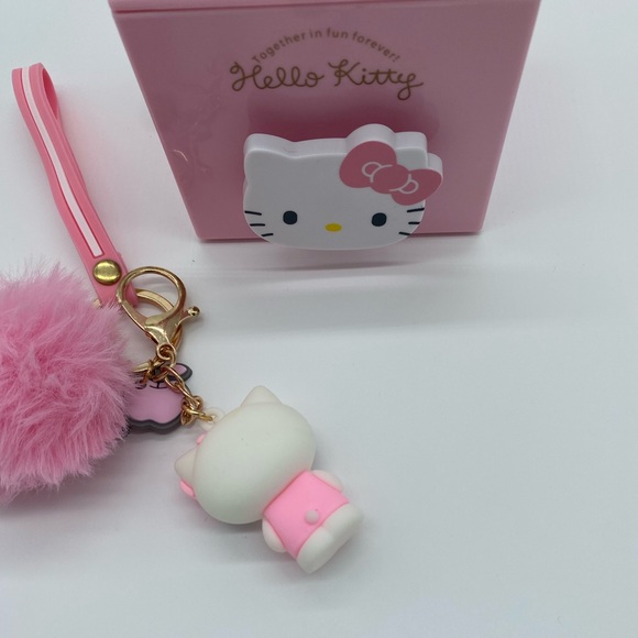 Hello Kitty Keychain & Storage box set - Picture 5 of 6